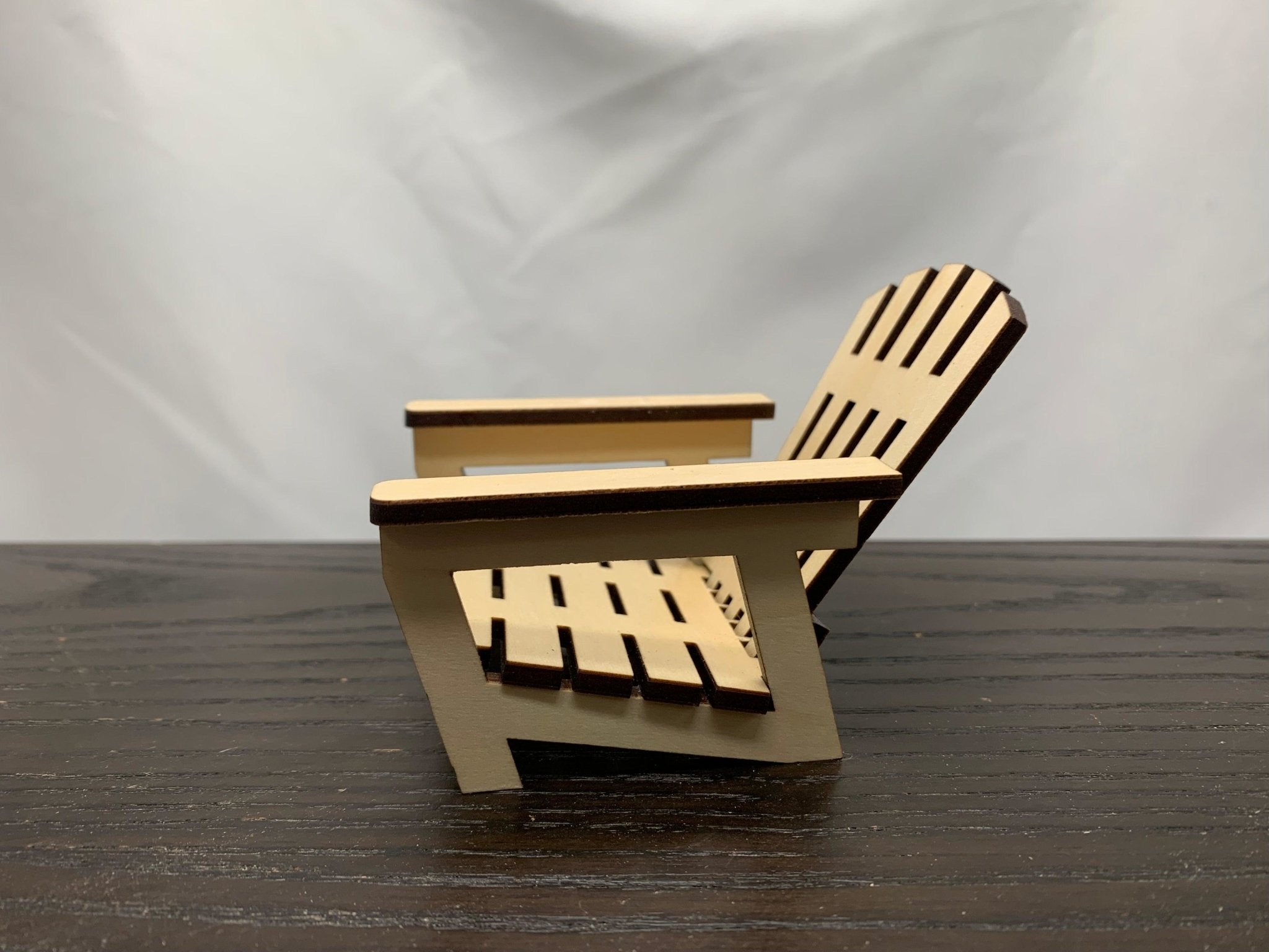 Small scale club online chair