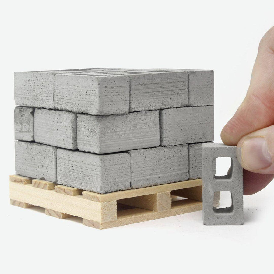 Mini Cinder Blocks with Pallet 1:12 Scale, Mini Building Materials